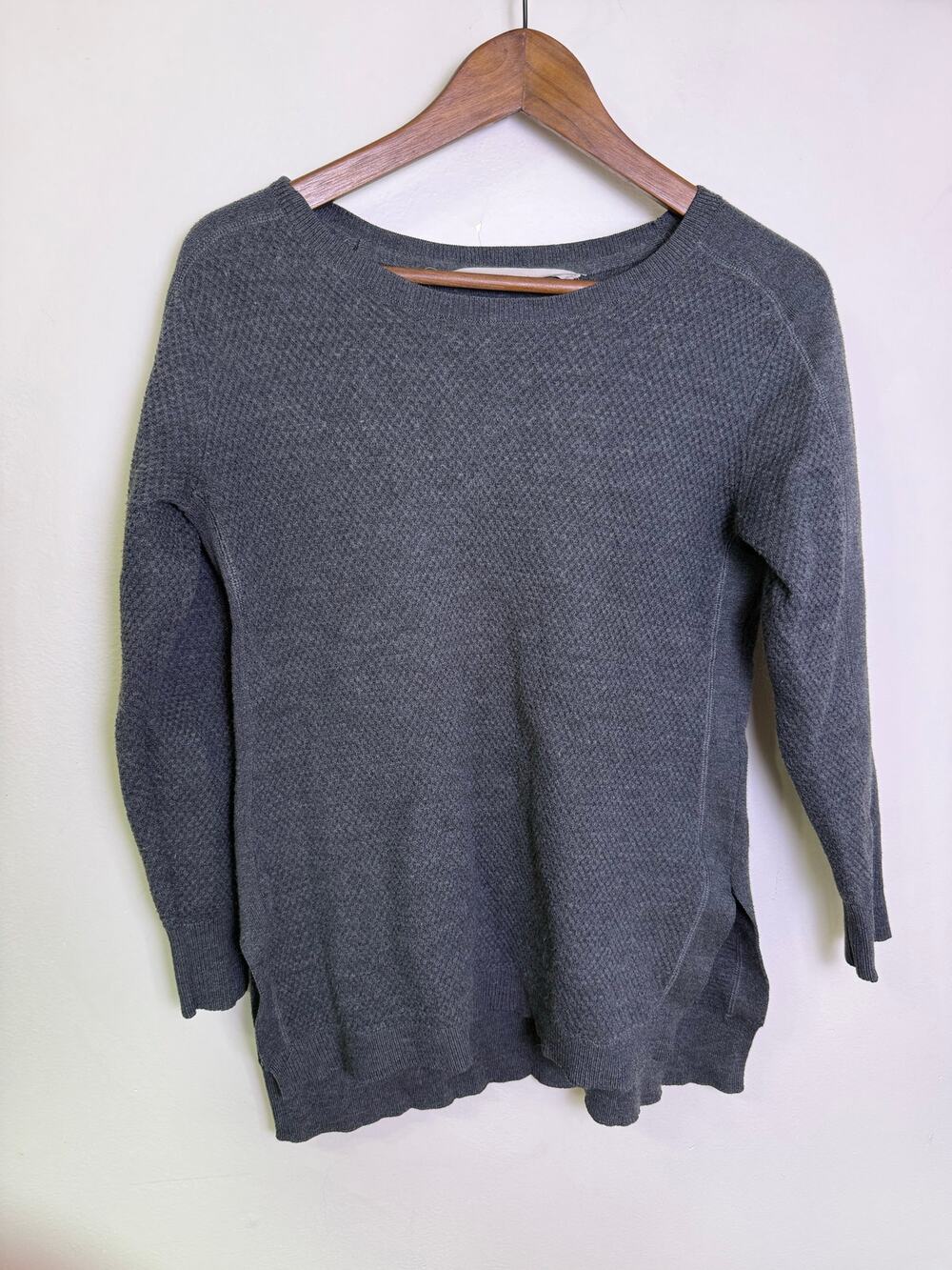 Athleta Thermal Honeycomb Sweater Womens Small Gray Wool Blend Side Slits